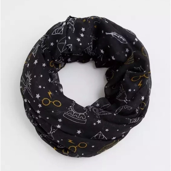 Torrid Curve Accessories - NWOT Harry Potter Infinity Scarf